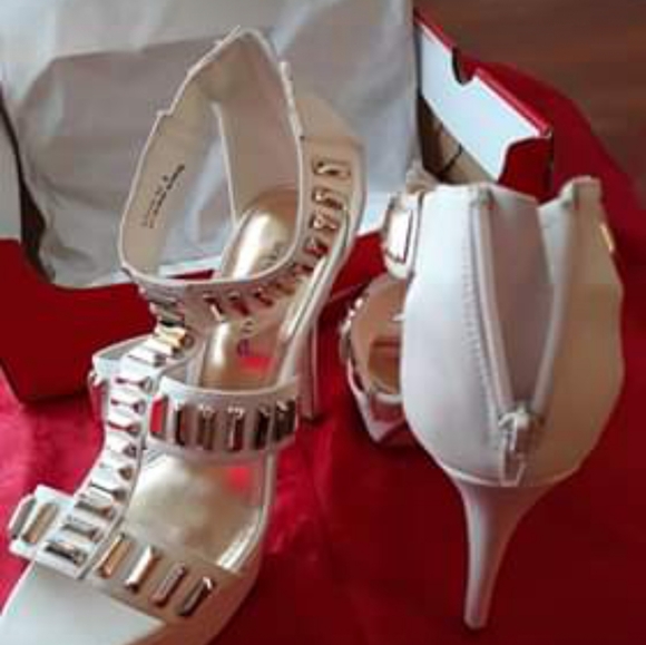 NWT BODY CENTRAL High heels - Picture 3 of 5